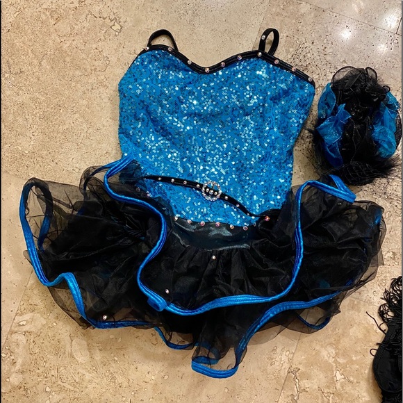 Dance Costume - Picture 1 of 4